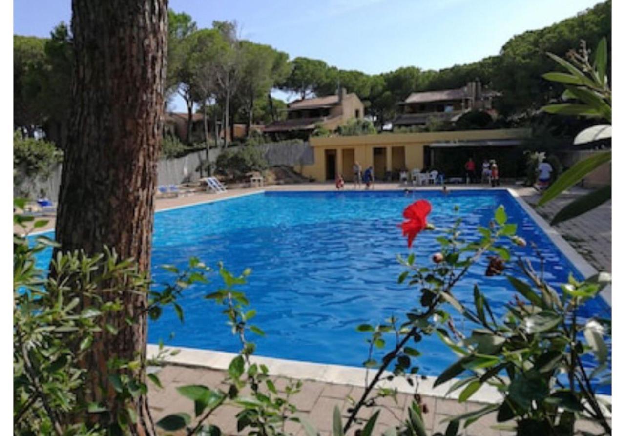 Santa Margherita Di Pula, Calaverde, Deliziosa Villetta 100 Metri Dal Mare Экстерьер фото